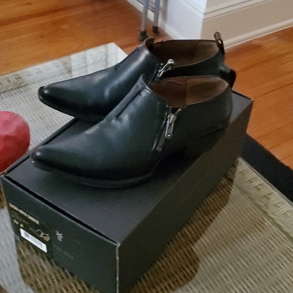Frye Shoes - Frye Black 8 1/2 shoe boots